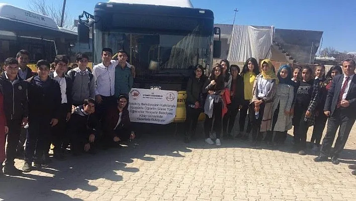 Kocaköylü öğrenciler kitap fuarını gezdi
