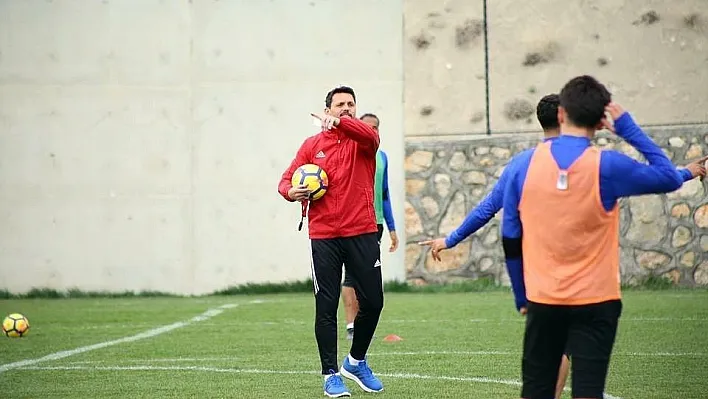 Evkur Yeni Malatyaspor'da Erol Bulut sistem tartışmasına son noktayı koydu
