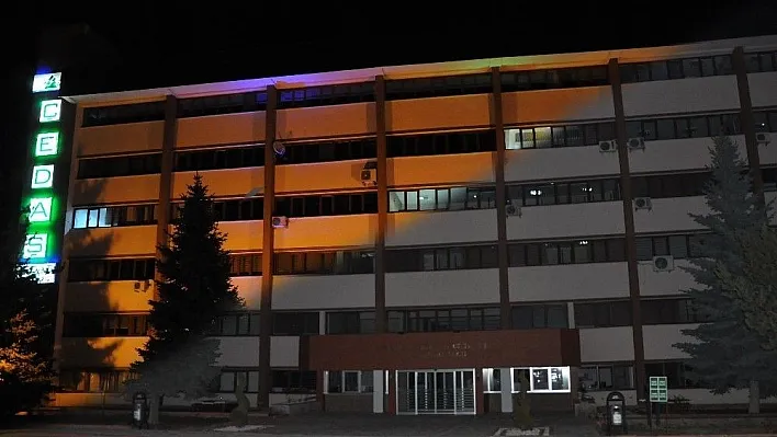 ÇEDAŞ, 'Dünyaya bağlanma saatinde' ışıklarını kapatıyor
