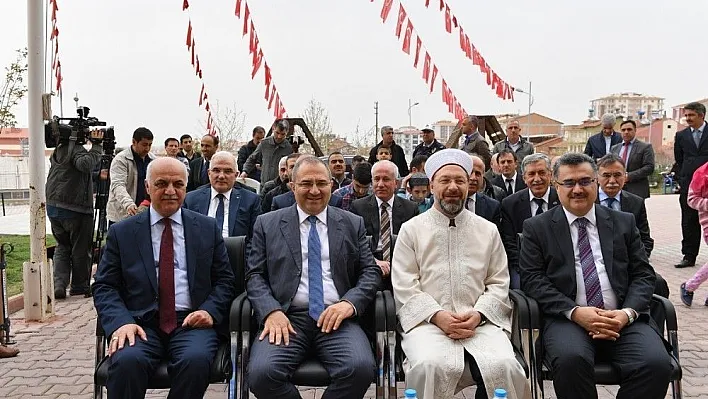 Diyanet İşleri Başkanı Erbaş Kur'an Kursu açılışı yaptı
