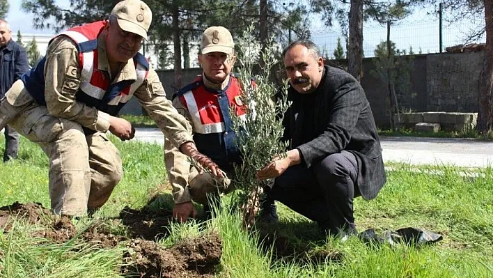 Jandarma ve muhtarlardan örnek davranış
