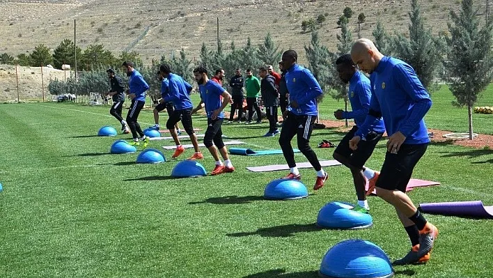 Evkur Yeni Malatyaspor'da Gençlerbirliği mesaisi sürüyor
