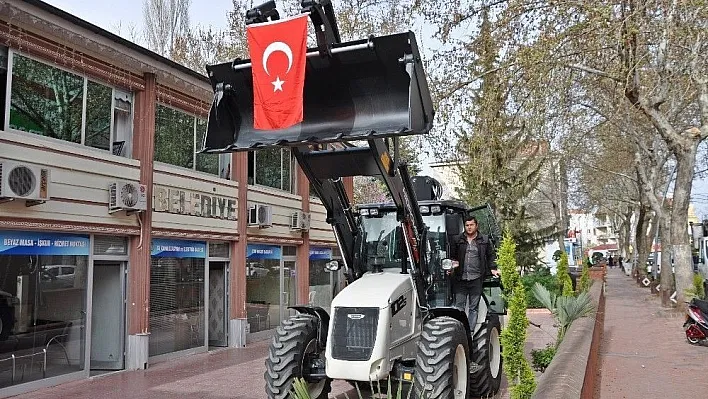 Gölbaşı Belediyesine yeni iş makinesi
