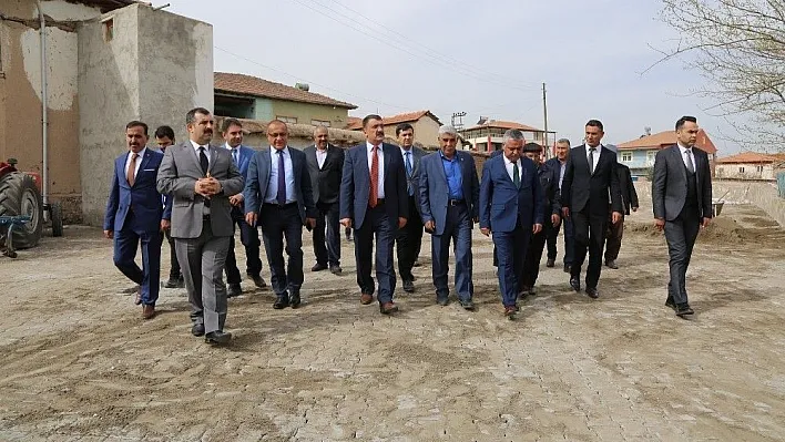 Gürkan, Bahri Mahallesi'nde yapılan çalışmaları inceledi

