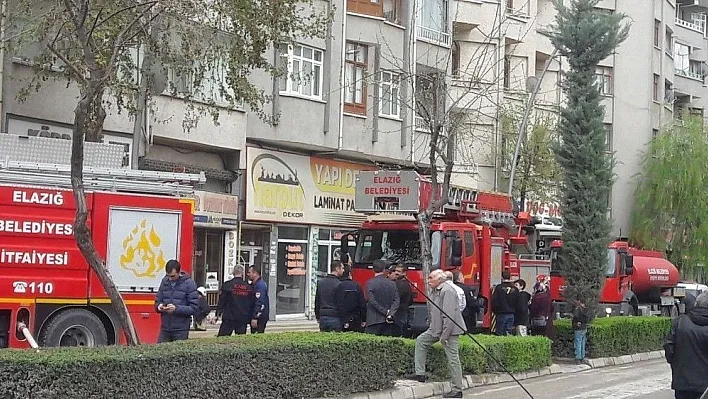 Elazığ'da çatı yangını