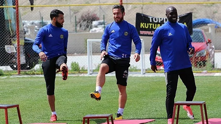 E. Yeni Malatyaspor'da M.Başakşehir mesaisi sürüyor
