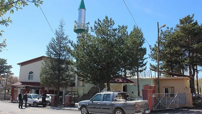 'Allah' diyen kuş görenleri şaşkınlığa uğrattı!