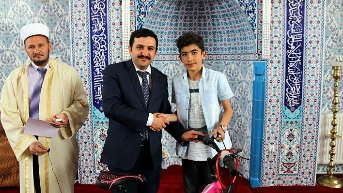 Ulaş'ta öğrenciler camide buluşuyor
