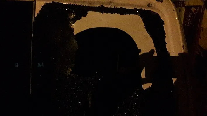 Cinnet getiren kişi polislere ateş açtı
