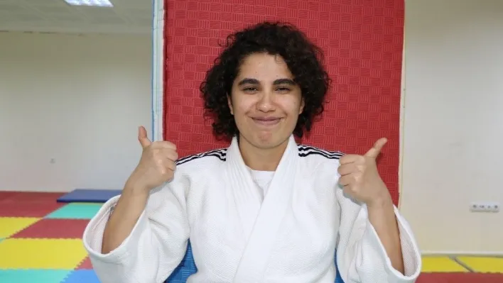 Hayatı judo ile değişen Ayşegül'ün hayali öğretmen olmak
