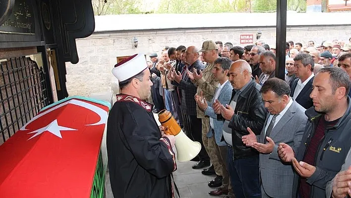 Şehit annesi son yolculuğuna uğurlandı
