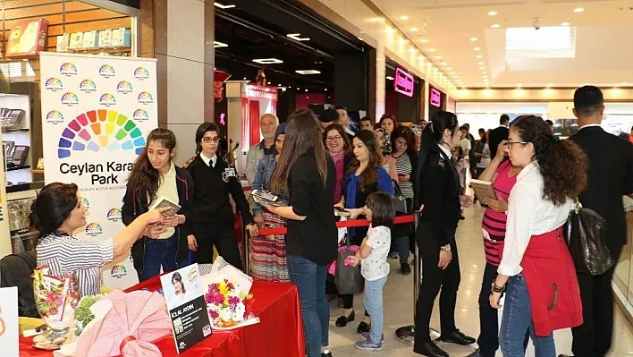 İclal Aydın'a Diyarbakır'da yoğun ilgi
