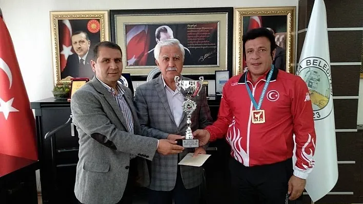 Balkan Şampiyonuna 3 Cumhuriyet Altını
