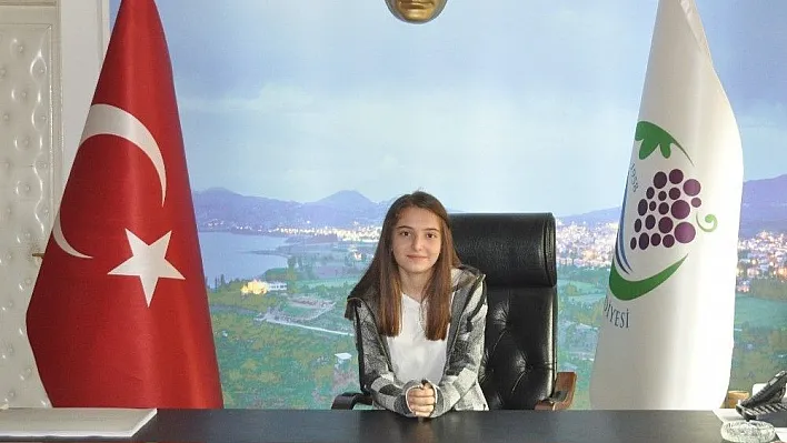 Belediye başkanlığı koltuğuna Esin Kaya oturdu
