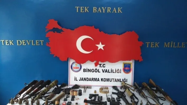 Bingöl'de 2 terörist etkisiz hale getirildi, silah ve el bombaları ele geçirildi
