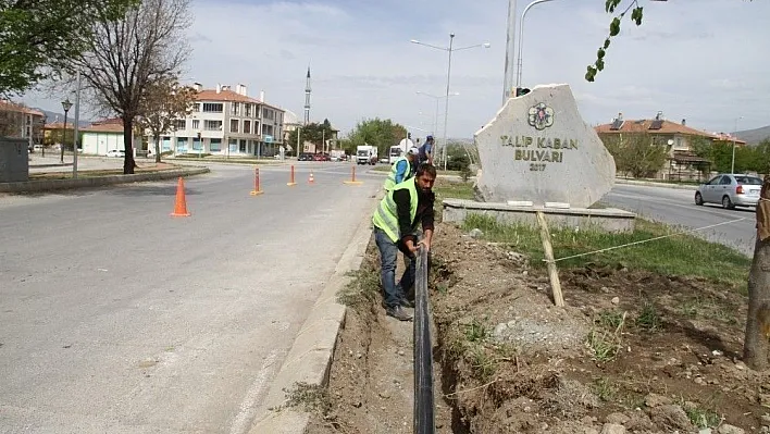 Otomatik sulama çalışmaları devam ediyor
