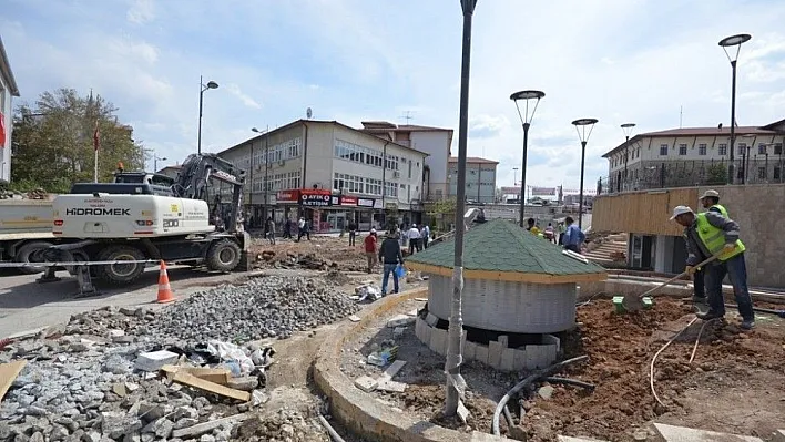 Ali Ağa Cami Sokak'ta yenileme çalışması
