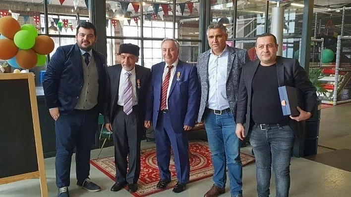 Ozan Çelebi'ye Hollanda'da Kraliyet ödülü verildi
