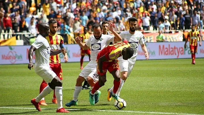 Spor Toto Süper Lig: E. Yeni Malatyaspor: 0 - T.M. Akhisarspor: 0 (İlk yarı)
