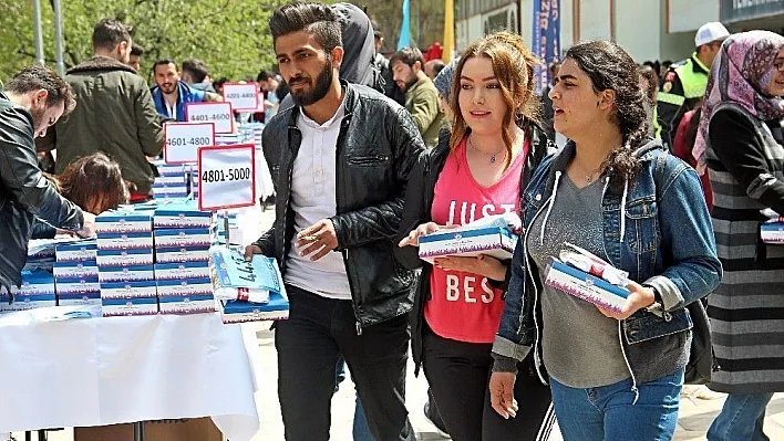Atatürk Üniversitesi Kariyer Merkezi Bahar Koşusu eşliğinde açıldı
