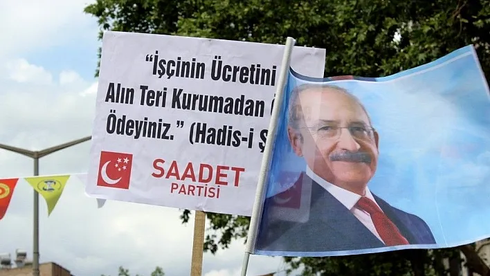 Saadet Partisi'nin dövizi 1 Mayıs kutlamalarına damga vurdu
