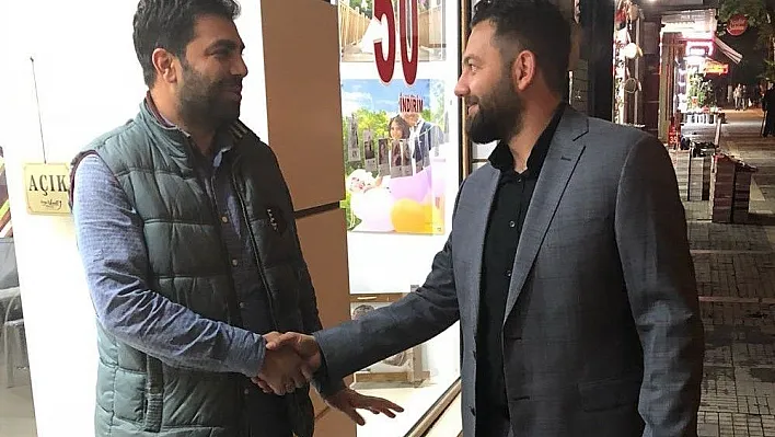 Milletvekili aday adayından Özel Harekat polislerine ziyaret
