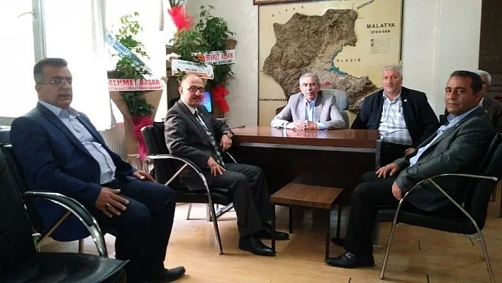 Milletvekili aday adayı Unat muhtarlarla bir araya geldi
