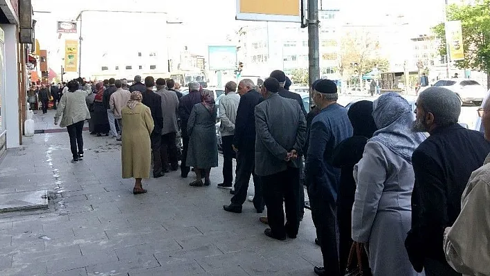 Ramazan öncesi ucuz et kuyruğu
