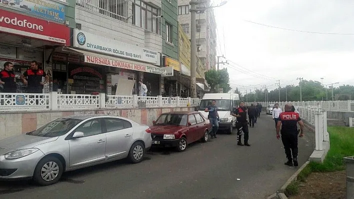 Yakalaması bulunan zanlı iki polisi yaraladı
