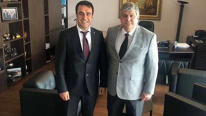 Arif Karadağ, Buz Pateni Federasyonu'ndaydı

