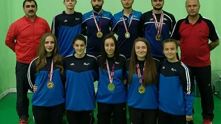 Erzincan Badmintonda Marka İl
