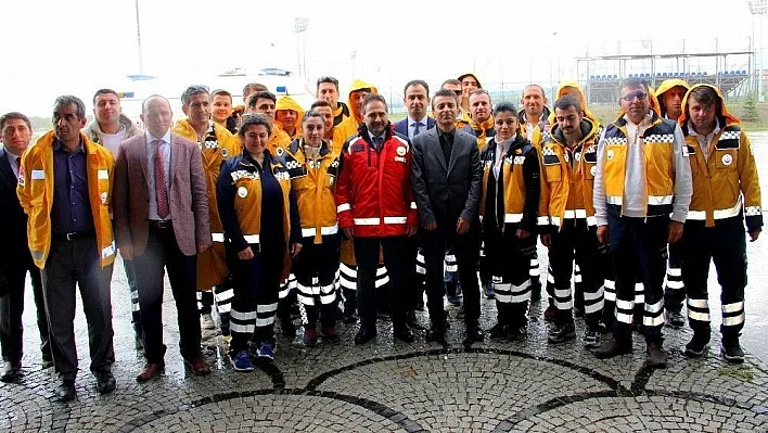 Erzurum'da sağlık personellerine yönelik 'Ambulans Sürüş Teknikleri Eğitici Eğitimi' verildi
