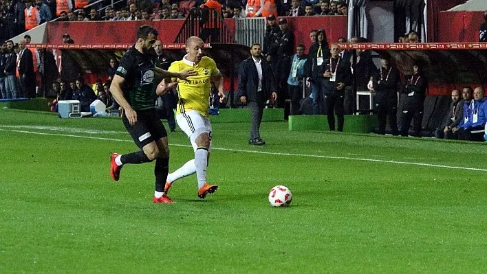 Ziraat Türkiye Kupası Finali: TM Akhisarspor: 1 - Fenerbahçe: 0 (İlk yarı)
