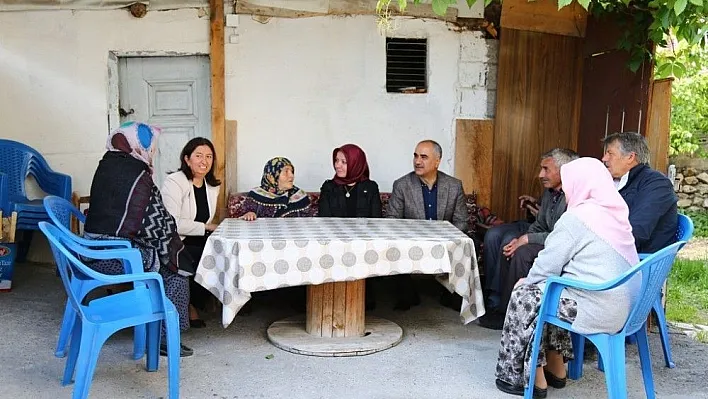 Başkan Aydın'dan Anneler günü ziyaretleri
