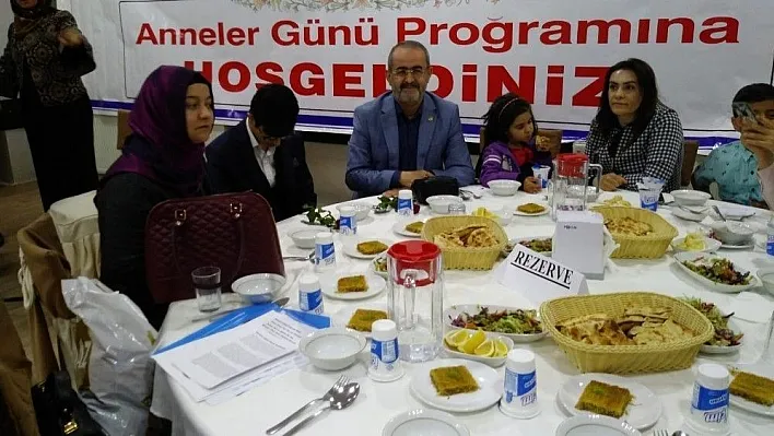 Eğitim-Bir-Sen'den Anneler Günü etkinliği
