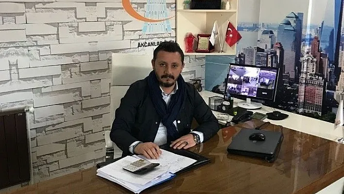 İş Adamı Akcan Anneler Gününü kutladı
