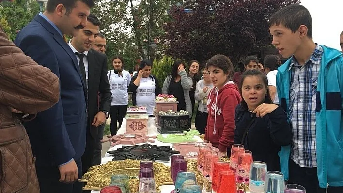 Özel öğrencilerden 'El Emeği Göz Nuru' sergisi
