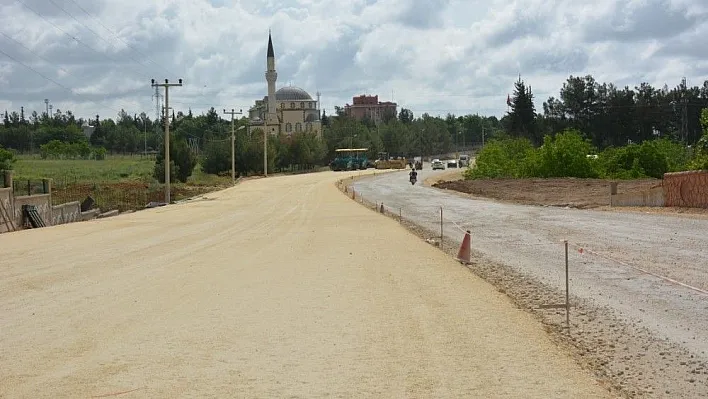 Organize sanayi bölgesi yolunda yol genişletme çalışması yapılıyor
