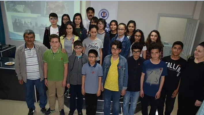 Sınavda başarılı olan öğrenciler ödüllendirildi
