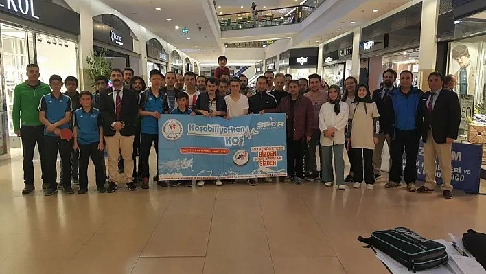 AVM'de masa tenisi coşkusu
