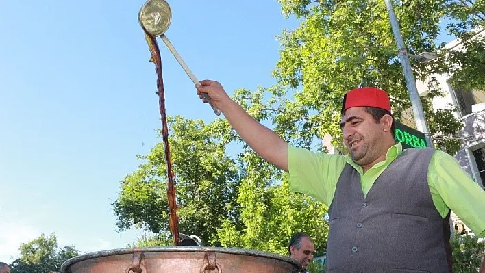 Meyan şerbetine yoğun rağbet
