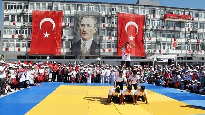 Adıyaman'da 19 Mayıs coşkuyla kutlandı
