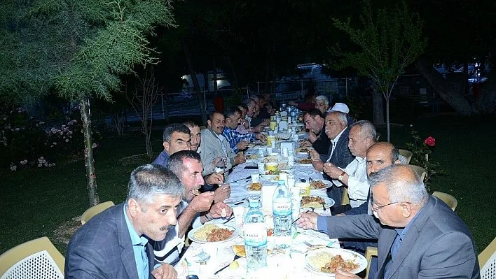 Başkan Eser iftar verdi
