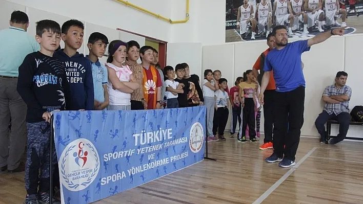 Erzincan'da geleceğin sporcuları keşfediliyor
