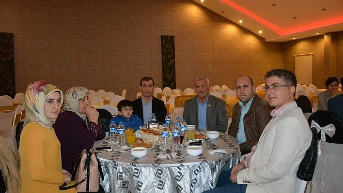 Aşkale'de şehit yakınları ve gaziler iftar yemeğinde bir araya geldi
