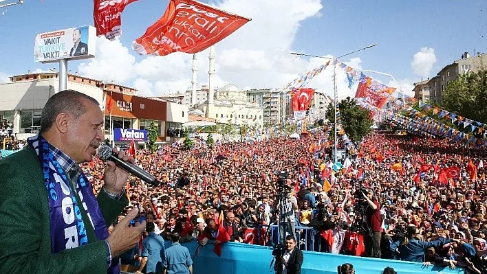 Cumhurbaşkanı Recep Tayyip Erdoğan 24 Haziran öncesi ilk mitingini Erzurum'da yaptı
