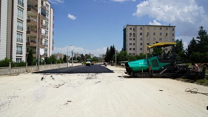 Altınşehir'de yol genişletme ve asfalt çalışması yapıldı
