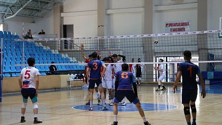 Voleybol Grup müsabakaları başladı
