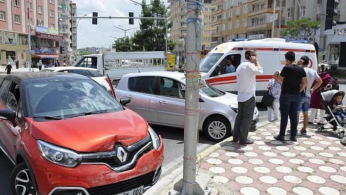 Diyarbakır'da trafik kazası: 1 yaralı
