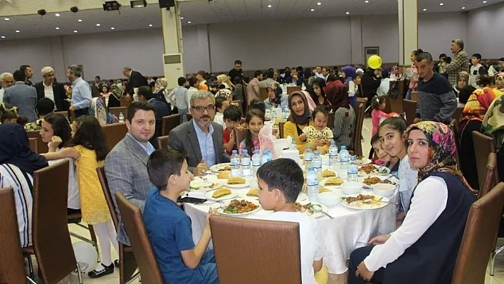 İHH Dünya Yetimler Günü etkinliği düzenledi
